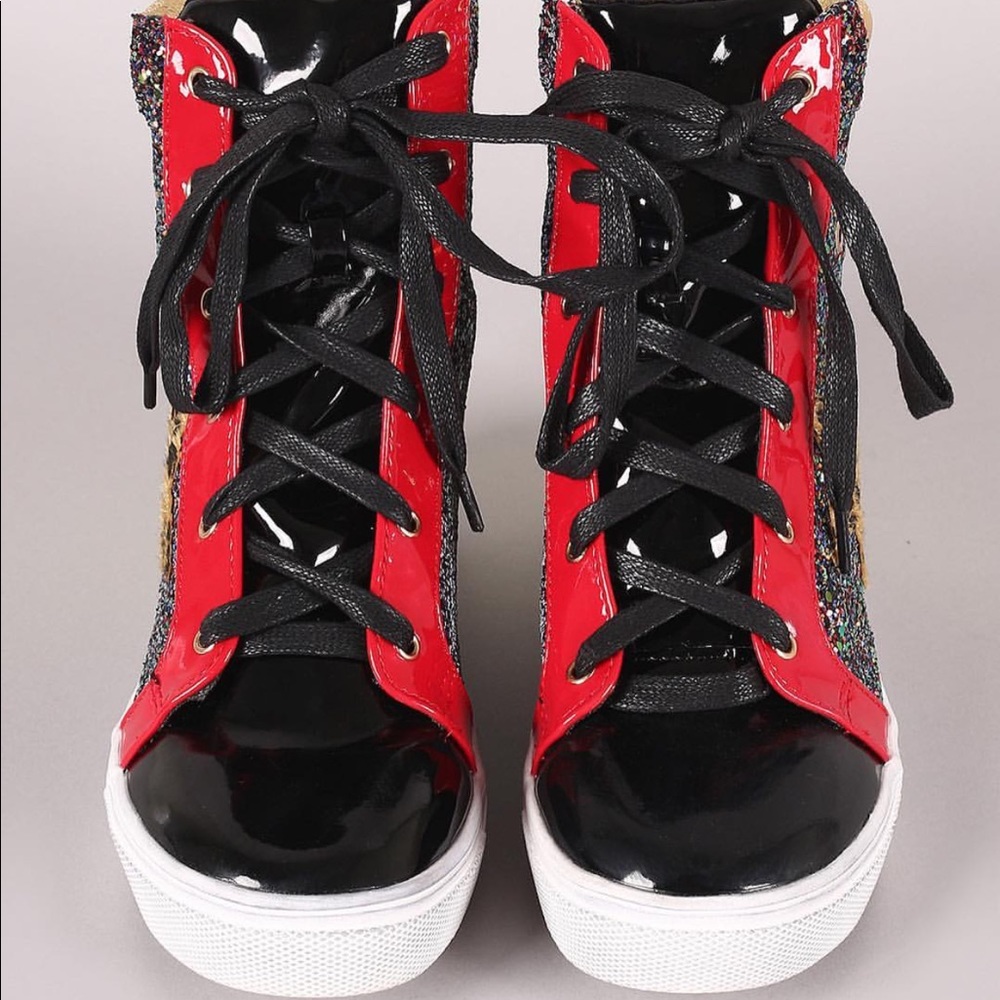 Sneaker wedge brand new in box